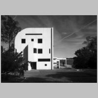 Richard Meier, Maidman House, photo on architecture-history.jpg